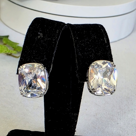 Stunning White Gold Cubic Zirconia Pendant Earrings Set Rhodium - Picture 8 of 9